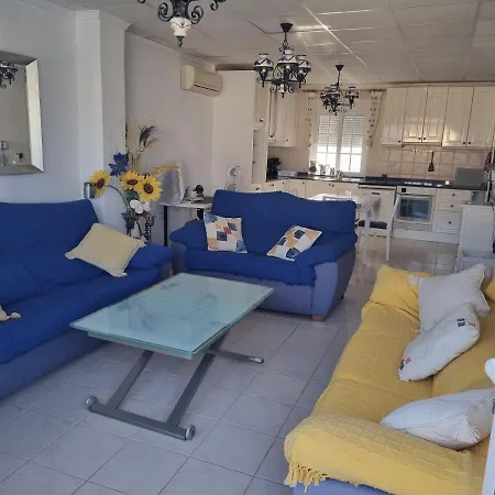 A 4 Minutos Andando De La Playa شقة كامبوامور